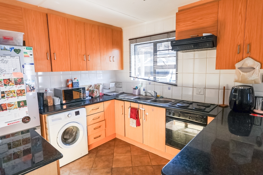 To Let 2 Bedroom Property for Rent in Sunnyridge Eastern Cape